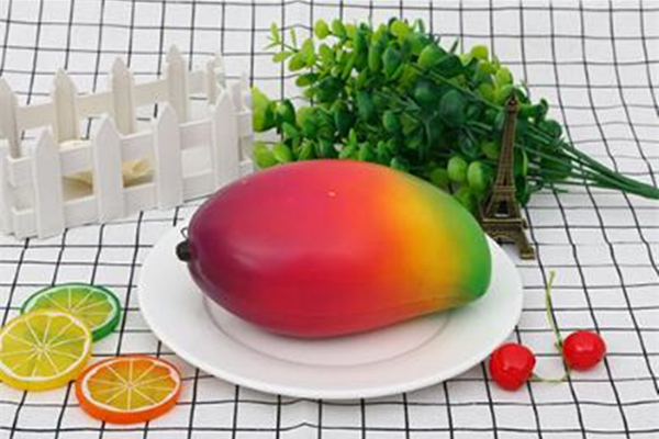 What should be paid attention to in the production process of fruit squishy slow rising toys